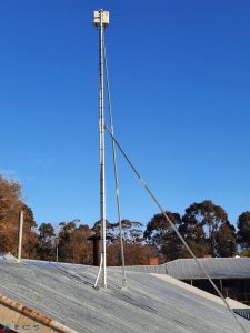 5m Serviceable Roof Mounted Mast 700-2700 XPol Panel Antenna